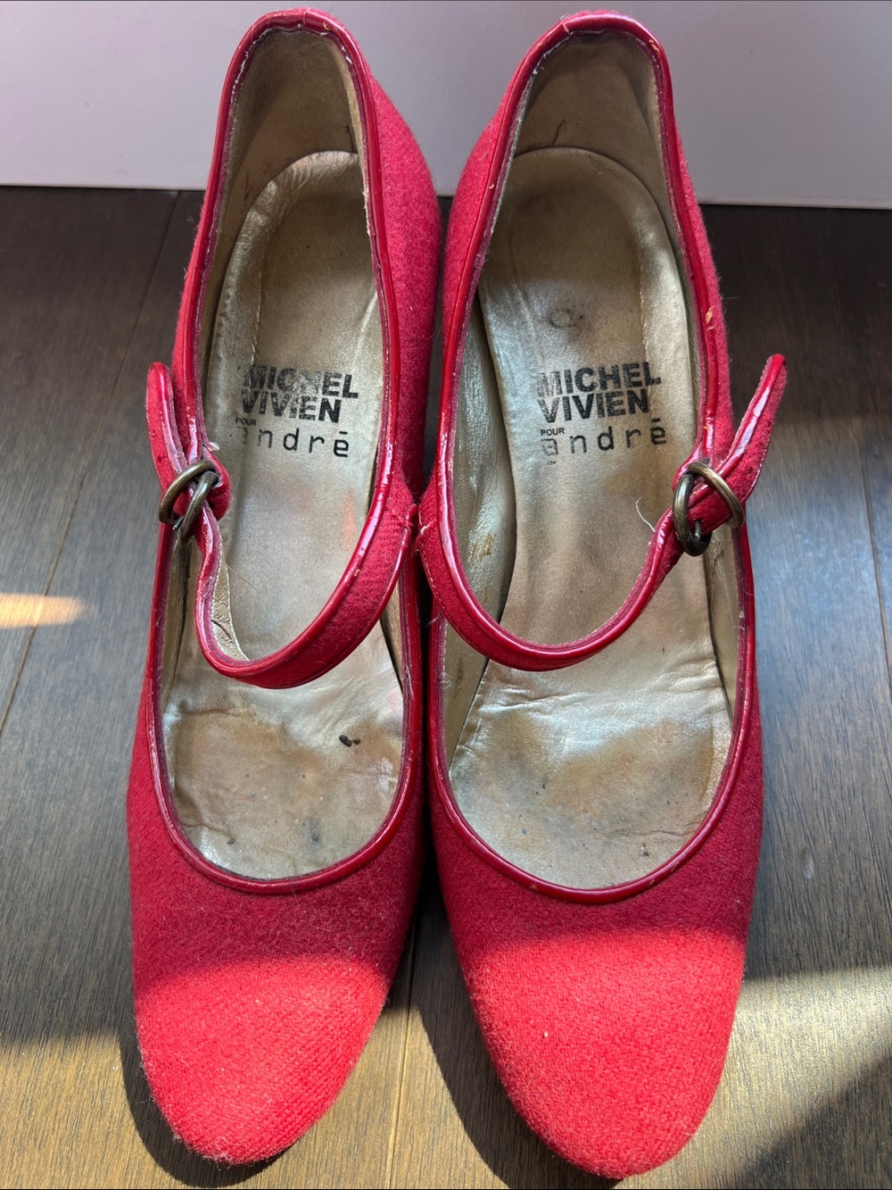 Vintage Michel Vivien pour andré Pumps in Cherry Red